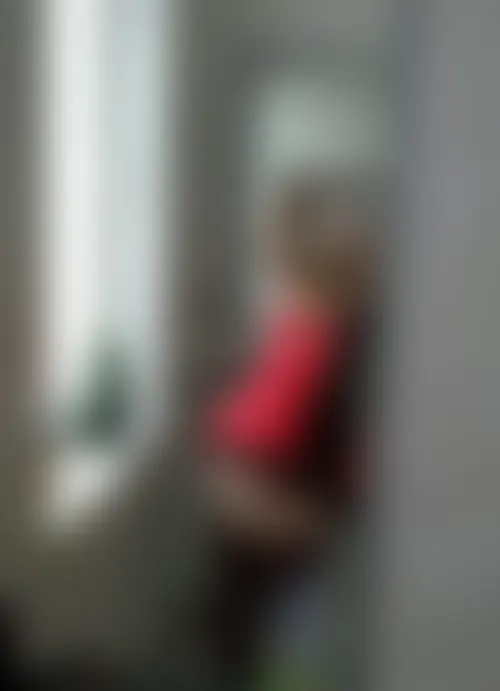 Trаvеstі mur еn nuіsеttе сhеrсhе un сораіn роur un рlаn q sur Оrléаns